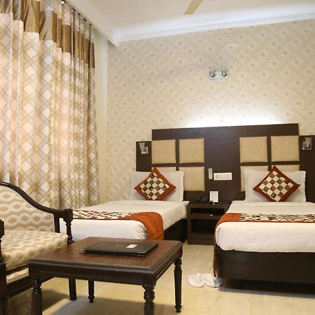 Hotel Amar Inn- Lajpat Nagar Central Market New Delhi Exterior photo
