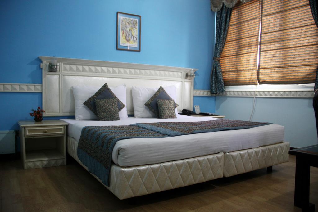 Hotel Amar Inn- Lajpat Nagar Central Market New Delhi Exterior photo
