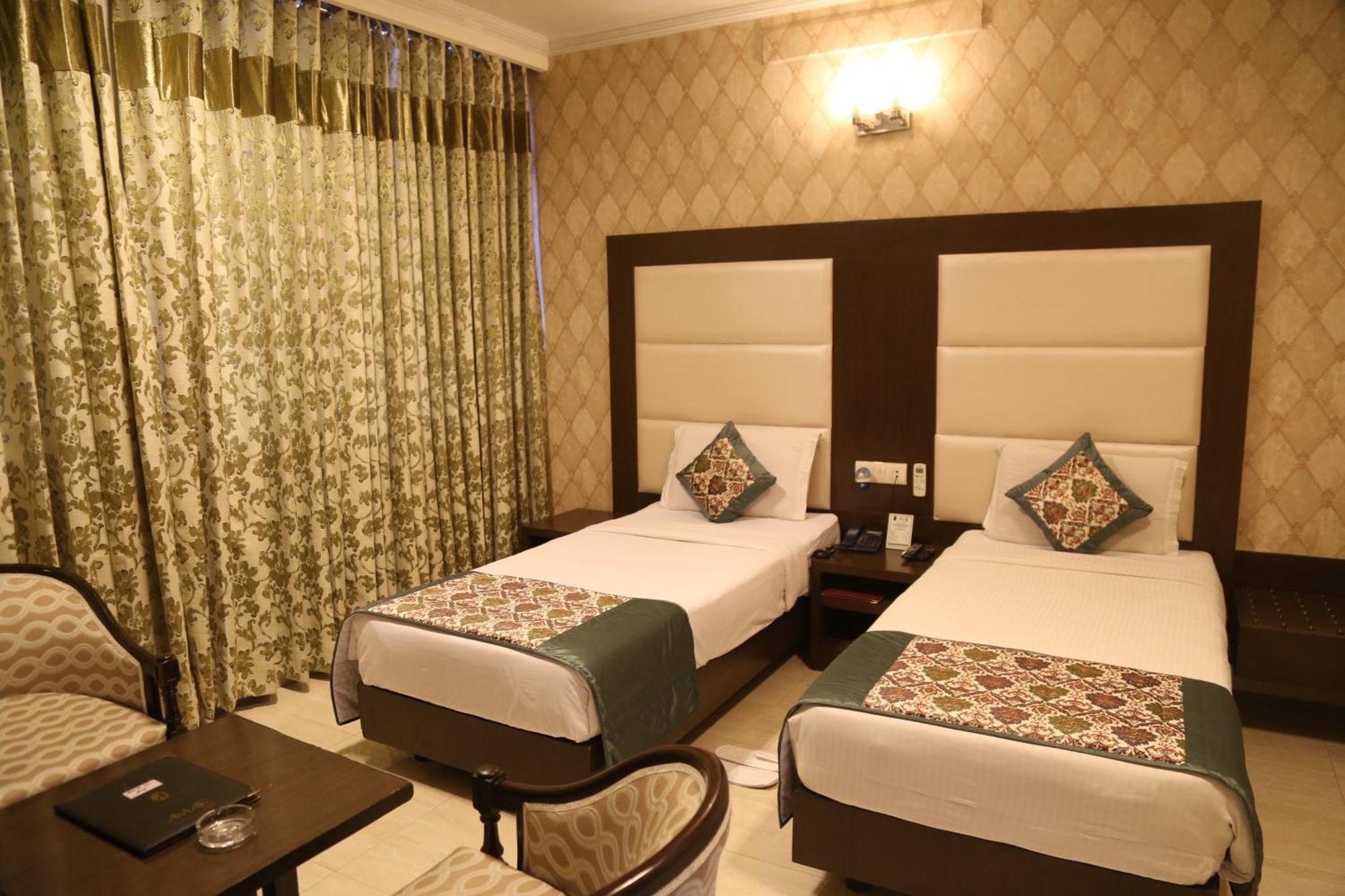 Hotel Amar Inn- Lajpat Nagar Central Market New Delhi Exterior photo