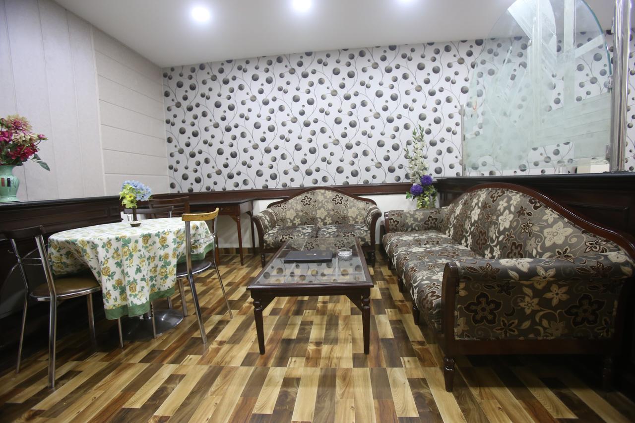Hotel Amar Inn- Lajpat Nagar Central Market New Delhi Exterior photo