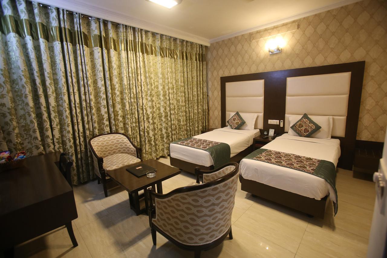 Hotel Amar Inn- Lajpat Nagar Central Market New Delhi Exterior photo