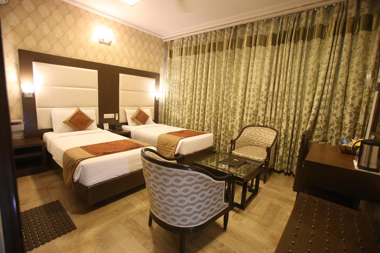 Hotel Amar Inn- Lajpat Nagar Central Market New Delhi Exterior photo