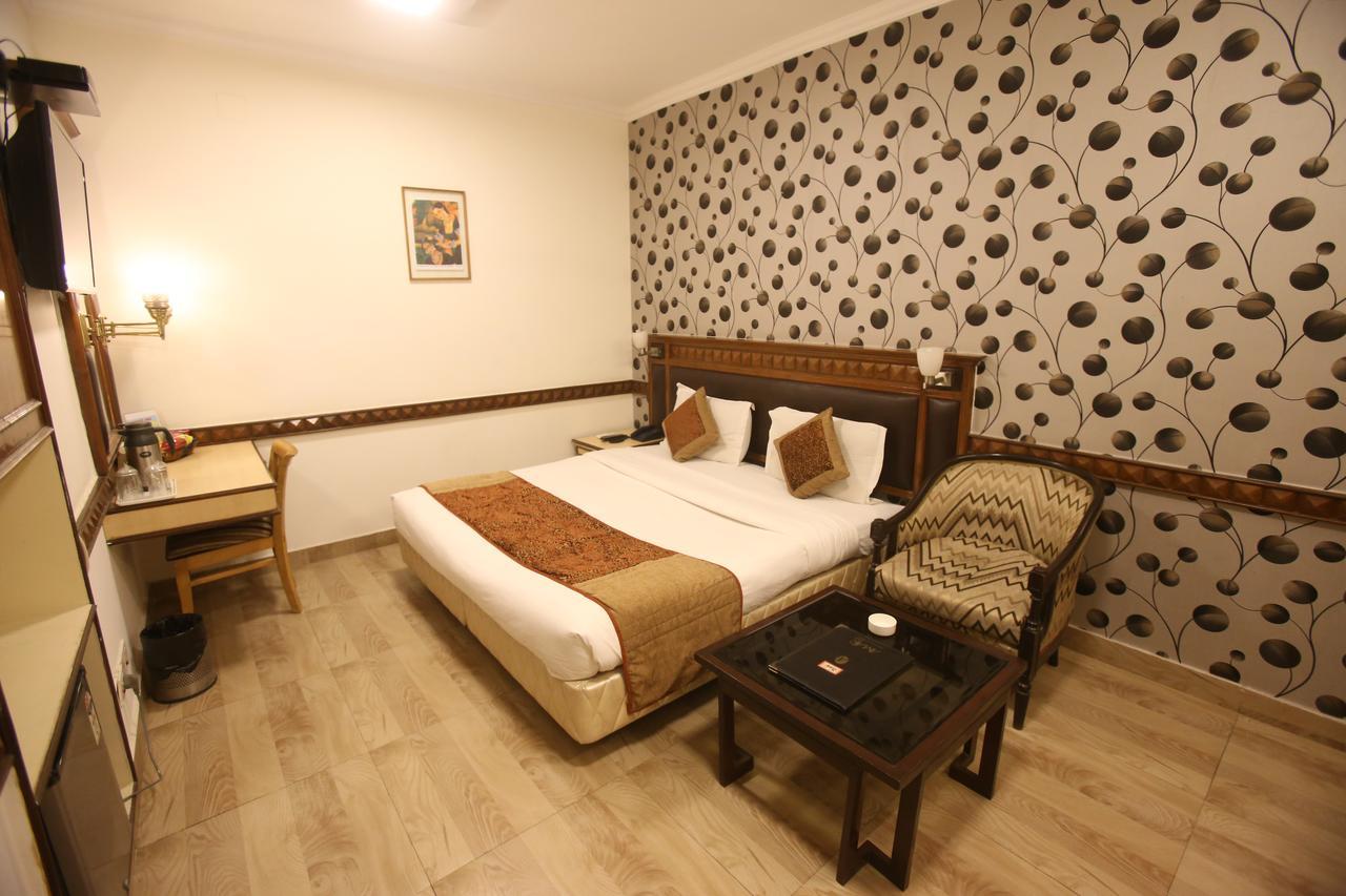 Hotel Amar Inn- Lajpat Nagar Central Market New Delhi Exterior photo
