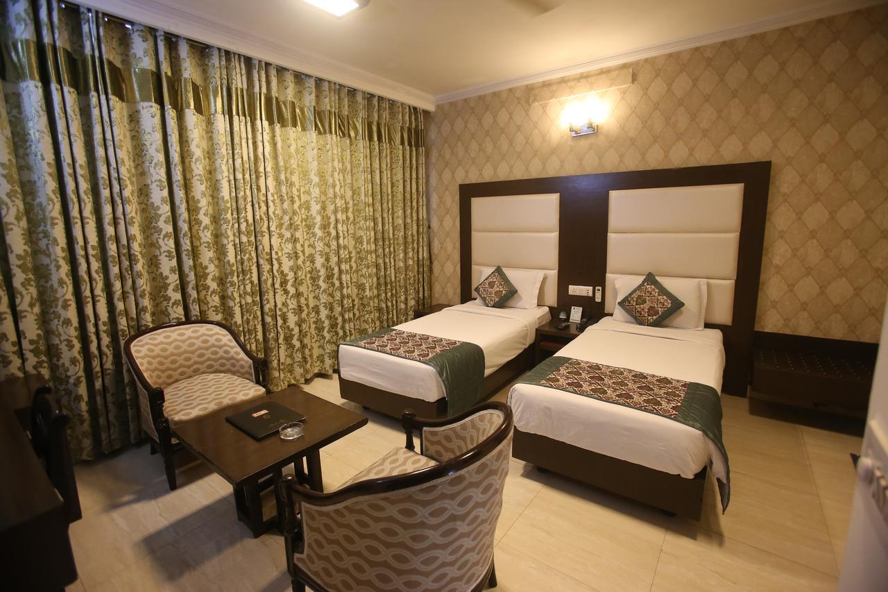Hotel Amar Inn- Lajpat Nagar Central Market New Delhi Exterior photo