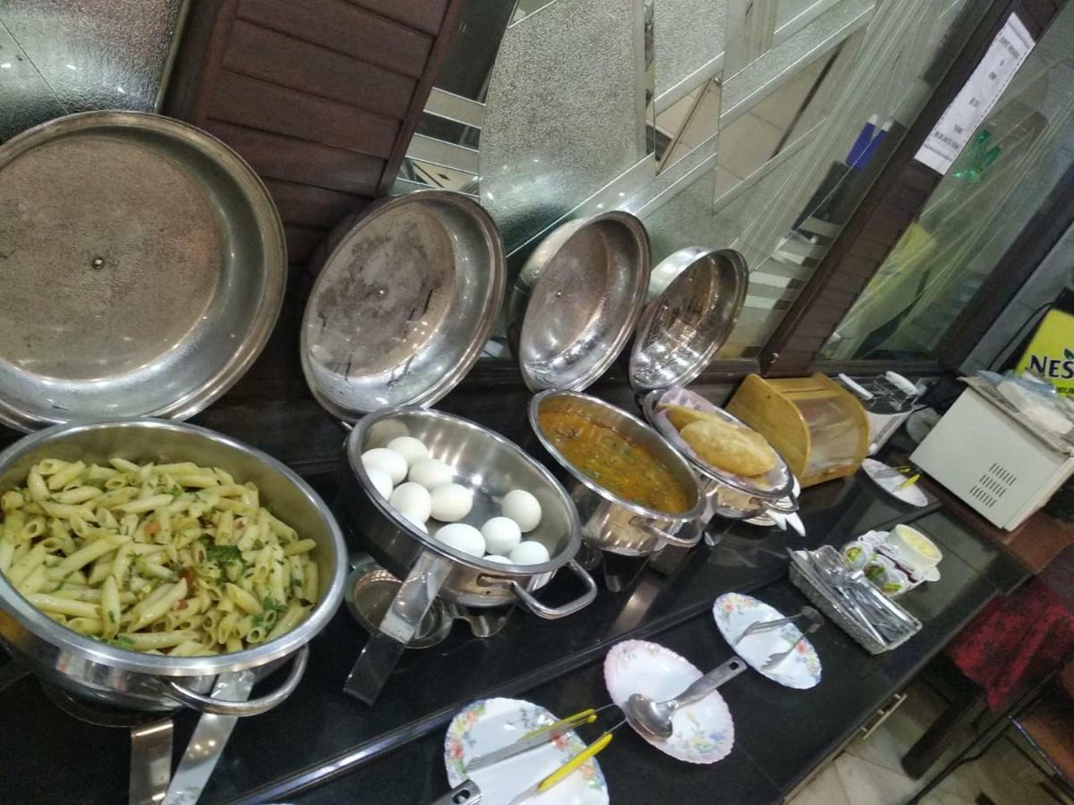 Hotel Amar Inn- Lajpat Nagar Central Market New Delhi Exterior photo